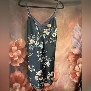 Navy Floral Chemise By Apt 9 Size M